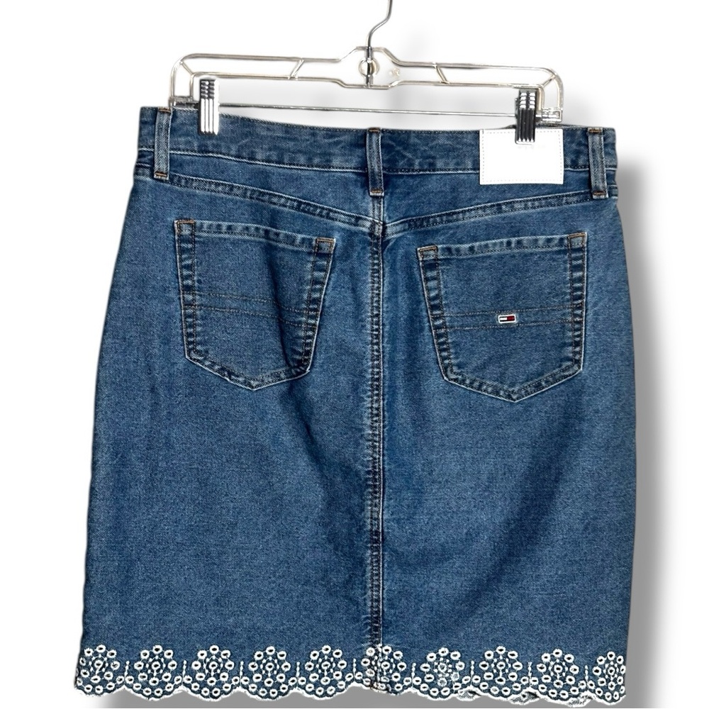 Tommy Hilfiger Light Blue Classic Pencil Denim Skirt with White Floral Detail - Picture 15 of 16